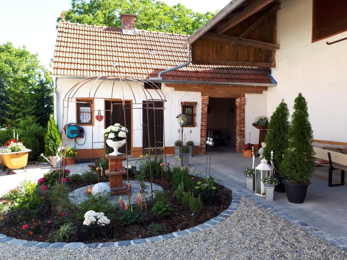 Siebler Uebernachtungen Am Bauernhof Apartment Wolnzach Exterior photo